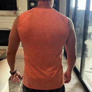 Size Large Lululemon mens muscle tank!